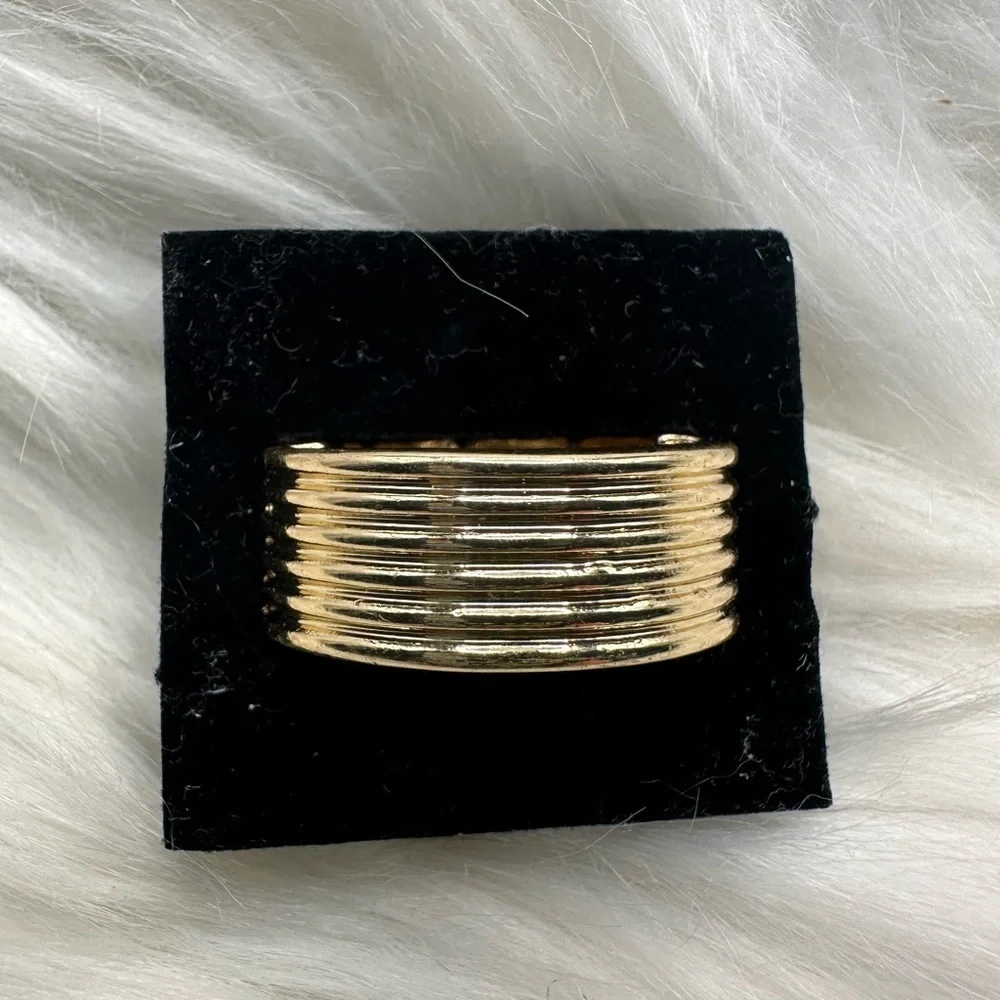 🩷5/$10 Paparazzi Gold Tone Bangle Bracelet